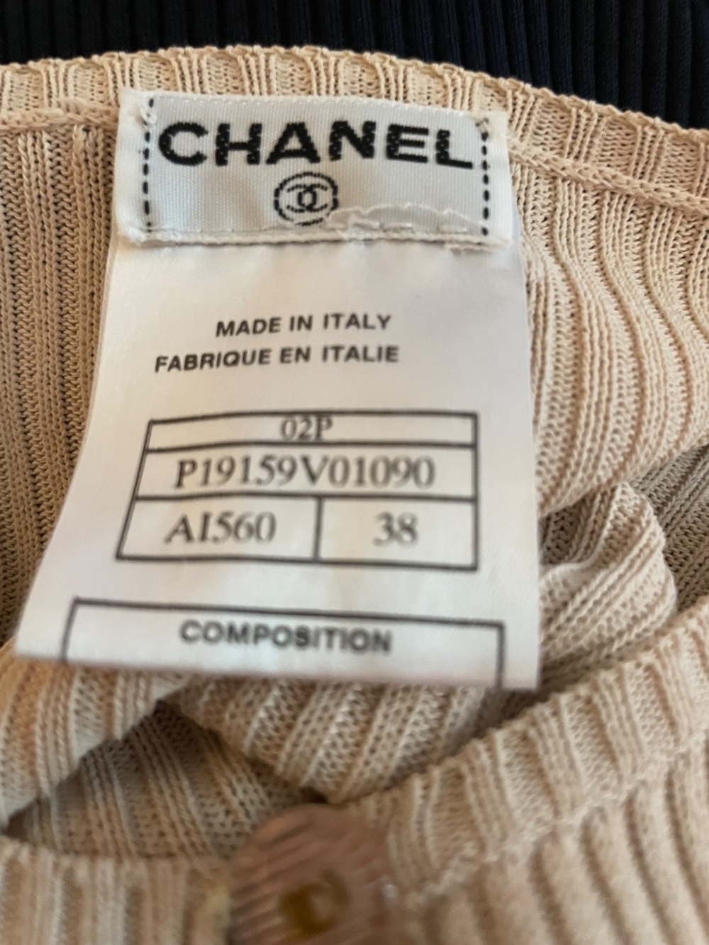 Chanel Vintage 02P Karl Lagerfeld Printemps Ribbed Knit Cardigan Beige CC Button - Picture 12 of 13